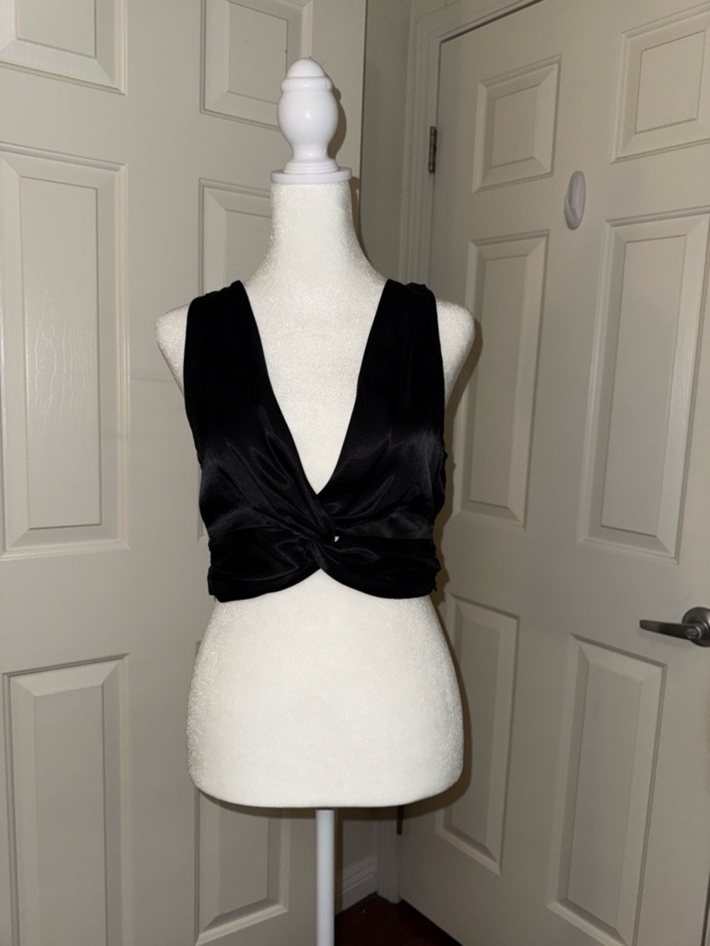 ZARA Black Twist-Front Sleeveless Crop Top